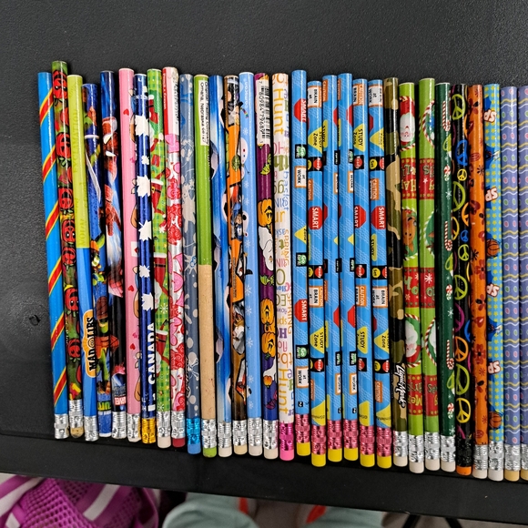 Assorted Holiday/Theme Pencils NEW - Picture 2 of 5